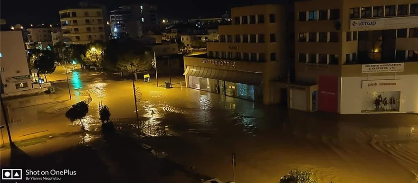 Κλειστούς δρόμους και πλημμυρισμένα σπίτια άφησε πίσω της η καταιγίδα που έπληξε τη Κύπρο (φωτο)